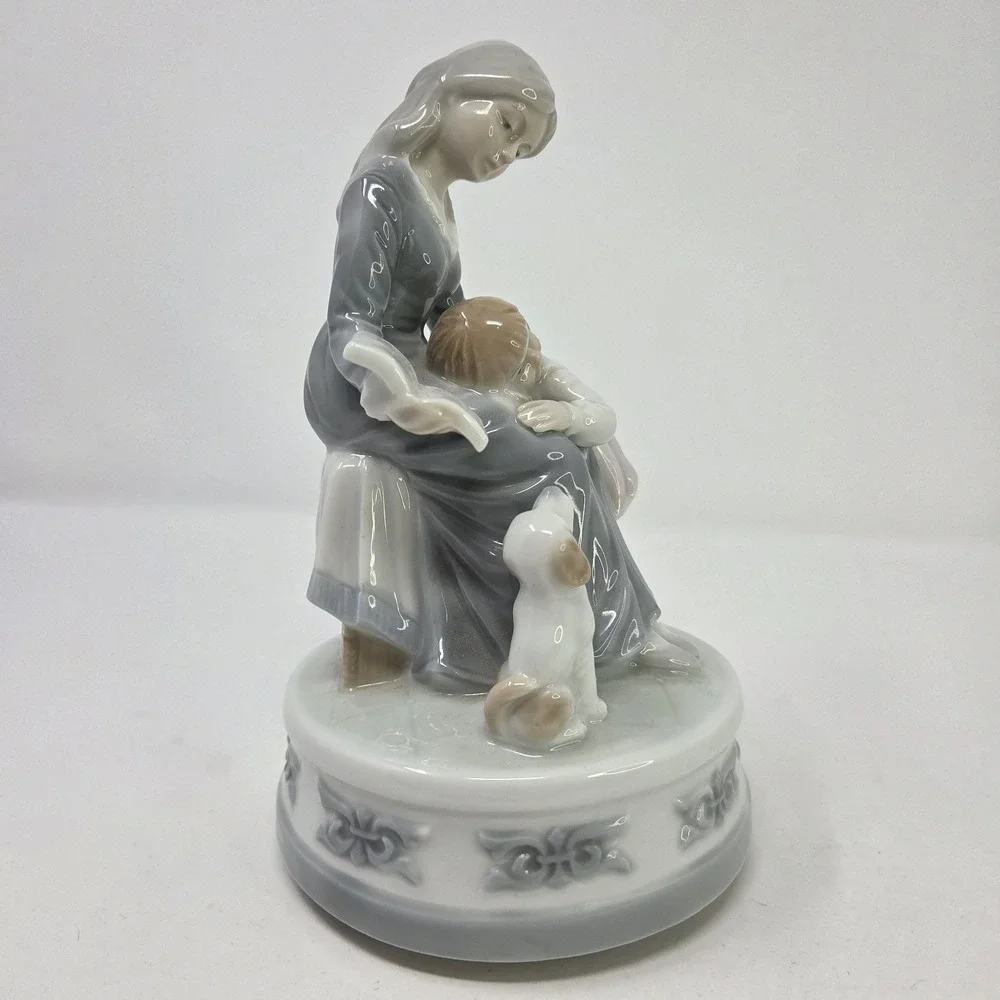 Valencia Collection‎ Porcelain Mother Child Music Box 7.5